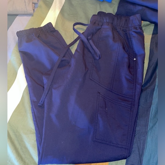 Scrub bottom bundle - Picture 2 of 7